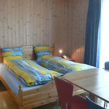 Hébergement de vacances Niederried Sleeps 12 Air Con Wifi *
