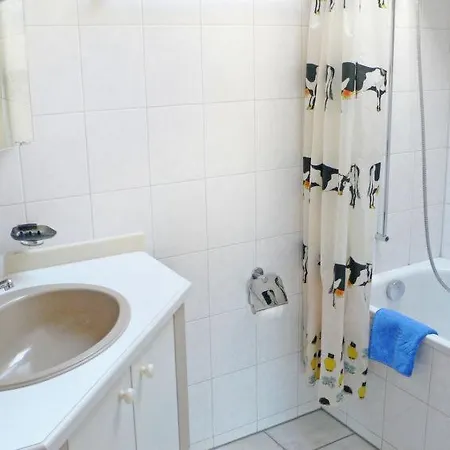 Holiday home Niederried Sleeps 12 Air Con Wifi *